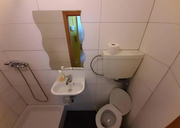 Relaxrooms Hernals Проживання в сім'ї