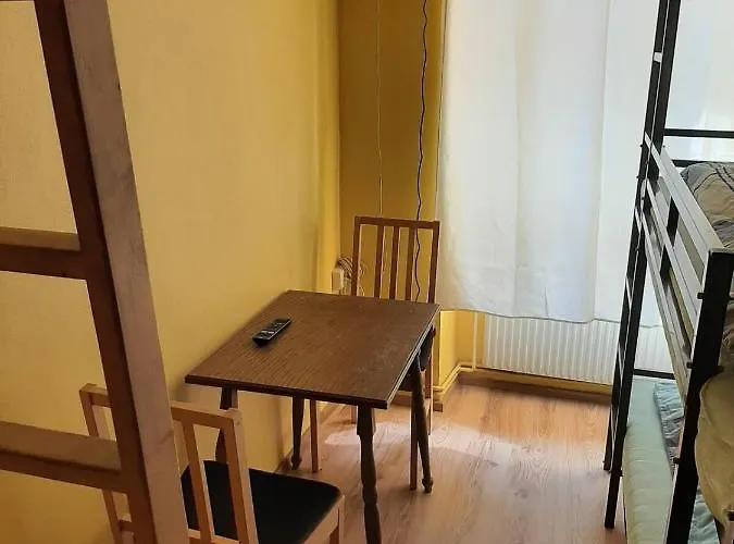 Relaxrooms Hernals Проживання в сім'ї *